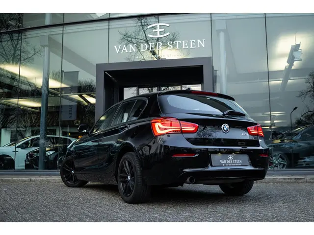 BMW 1-serie 118i Corporate Lease Executive Dealer Onderhouden | Stoelverwarming