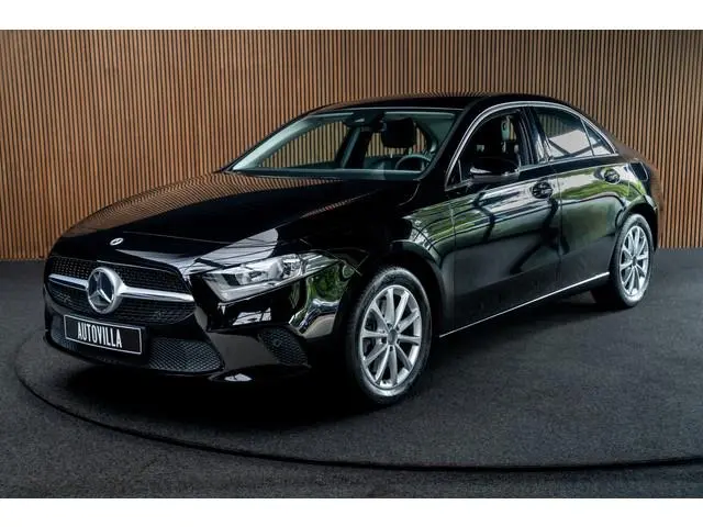 Mercedes-Benz A-klasse 250 e Business Line Leer Navi Carplay PTS Elektr. trekhaak Stoelverwarming Da...