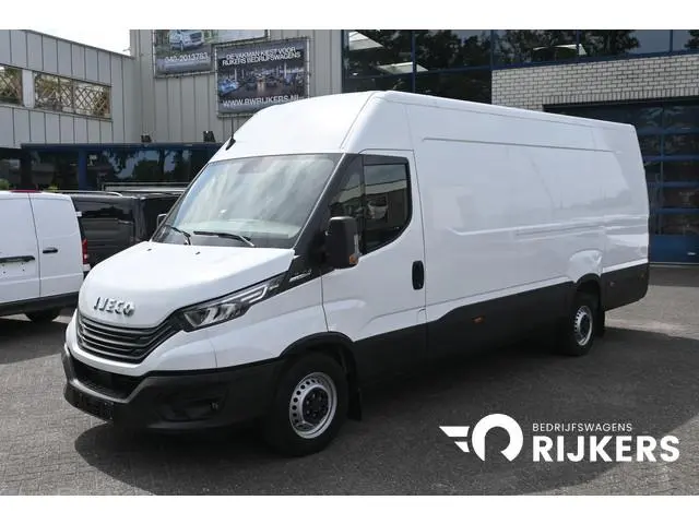 Iveco Daily 35S18 L4H2 3.0 180 pk Hi-Matic LED, ACC, Geveerde stoel, Camera, Navigatie