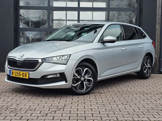 ŠKODA Scala 1.5 TSI Ambition Business | Automaat | Climatronic | App-connect | Stoelverwarming | Cam...