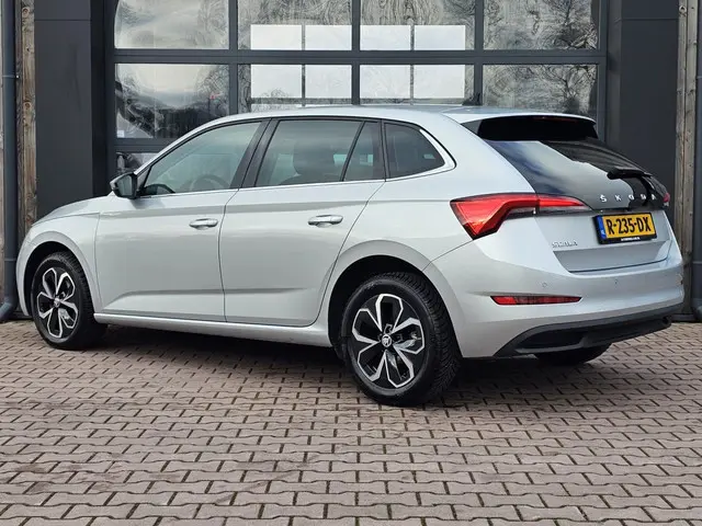 ŠKODA Scala 1.5 TSI Ambition Business | Automaat | Climatronic | App-connect | Stoelverwarming | Cam...