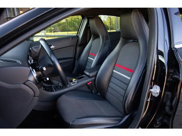 Mercedes-Benz A-klasse 180 Ambition , Led, Cruise control, Navigatie,