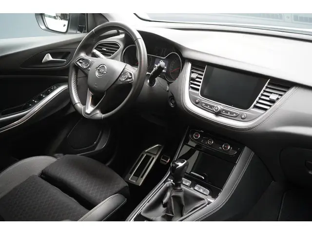 Opel Grandland X 1.2 130pk Turbo Innovation | Blind-spot | Sportstoelen | Cruise control | Climate c...