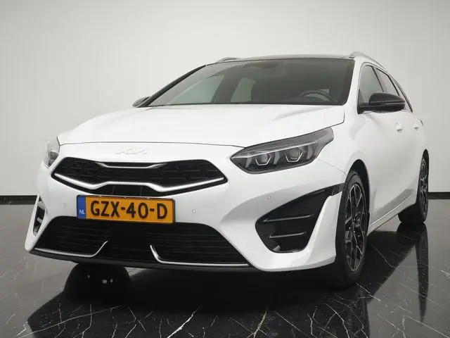 Kia Ceed Sportswagon 1.5 T-GDi GT-Line - Panoramadak - Navigatie - Camera - 17 inch LM velgen - LED...