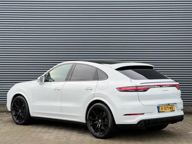 Porsche Cayenne Coupé 3.0 E-Hybrid Carrarawit Metallic Panoramadak Luchtvering Sport-Chrono Achteras...