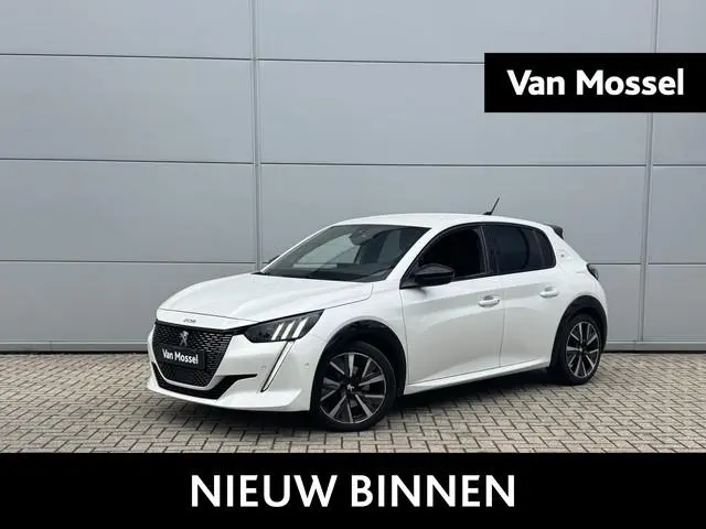 Peugeot 208 1.2 PureTech GT | Camera | Cruise Control | Trekhaak | Apple Carplay/Android Auto