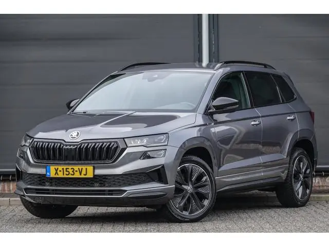 ŠKODA Karoq 1.5Tsi 150Pk DSG7 | Sportline | Virtual Cockpit | Achteruitrijcamera | Trekhaak | 18''
