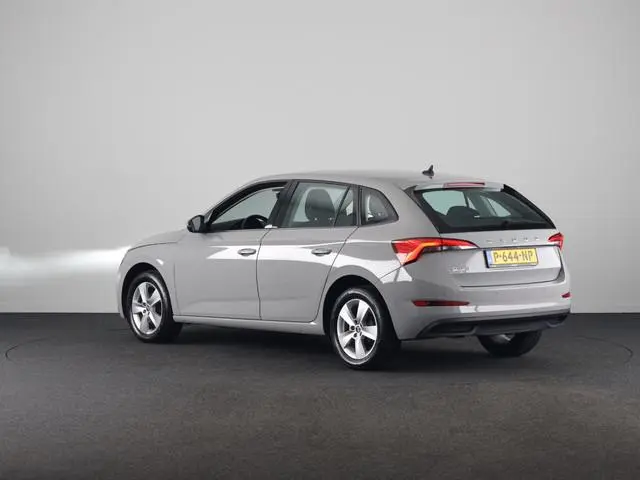 Skoda Scala 1.0 TSI Ambition 110 pk | Navigatie via App | Parkeersensoren achter | Cruise control |...