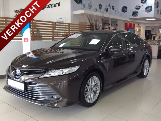 TOYOTA Camry 2.5 Hybrid 218pk Aut Premium * Direct Leverbaar!