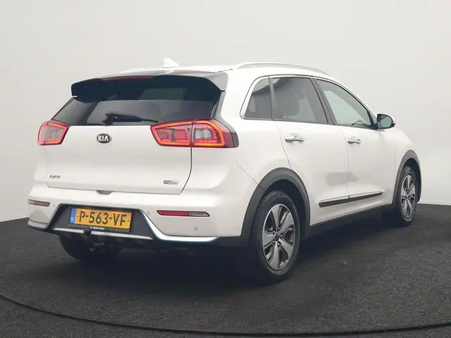Kia Niro 1.6 GDi DynamicLine PHEV 141pk | Trekhaak | Adaptive Cruise | Achteruitrijcamera | Apple Ca...