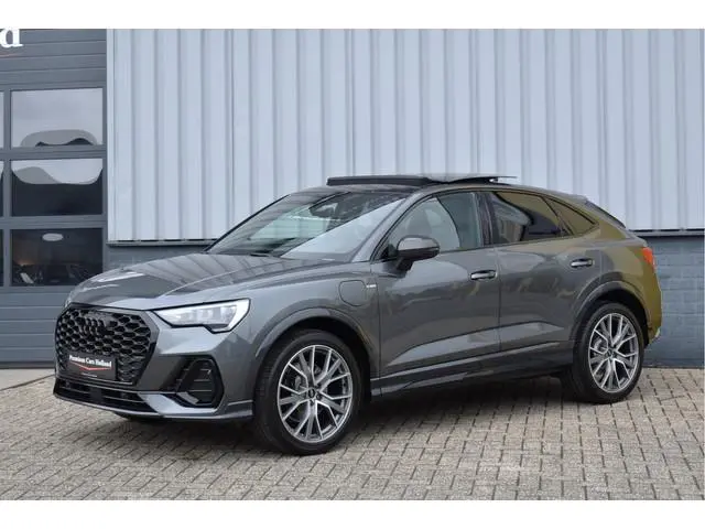 Audi Q3 Sportback 45 TFSI e S-Line 245 Pk Pano Navi Camera Trekhaak Vol Leder Carbon 20 Inch