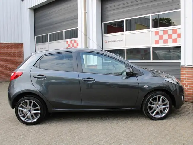 Mazda 2