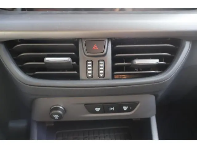 Ford E-Transit Courier