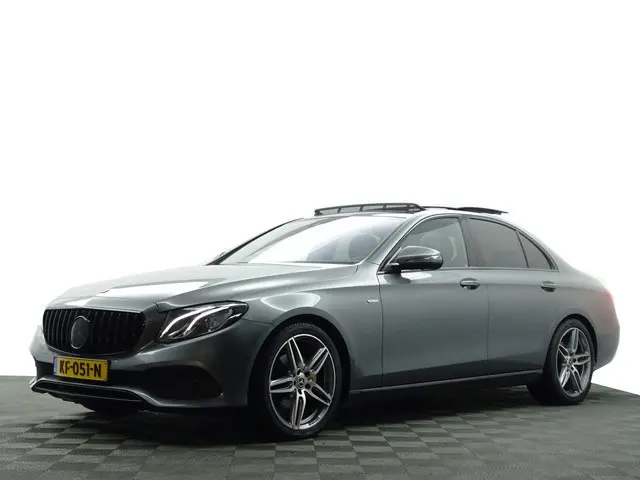 Mercedes-Benz E-klasse 200 AMG Night Edition Aut- Panoramadak, 360 Camera, Sfeerverlichting, Burmest...