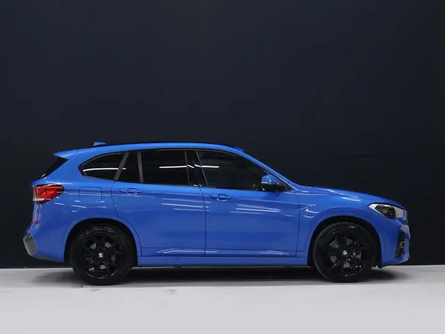 BMW X1 xDrive25e M Sport [HEAD UP DISPLAY,  APPLE CARPLAY, CAMERA, ELEK ACHTERKLEP,  CRUISE CONTROL,...
