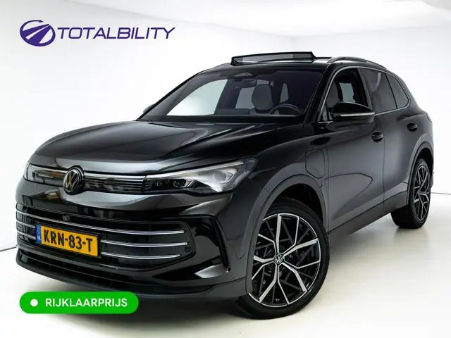 Volkswagen Tiguan 1.5 eHybrid Elegance Business 204 PK |  Panodak | Elec. Trekhaak | Stoel- & Stuurv...