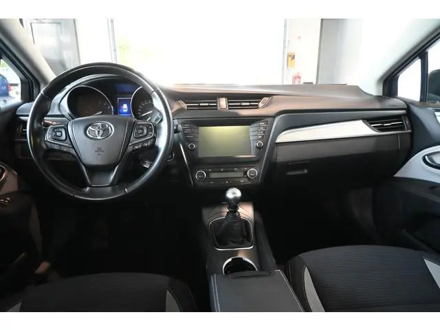 Toyota Avensis Touring Sports 1.8 VVT-i SkyView Limited Clima Navigatie Cruise Panoramadak Lane Assi...