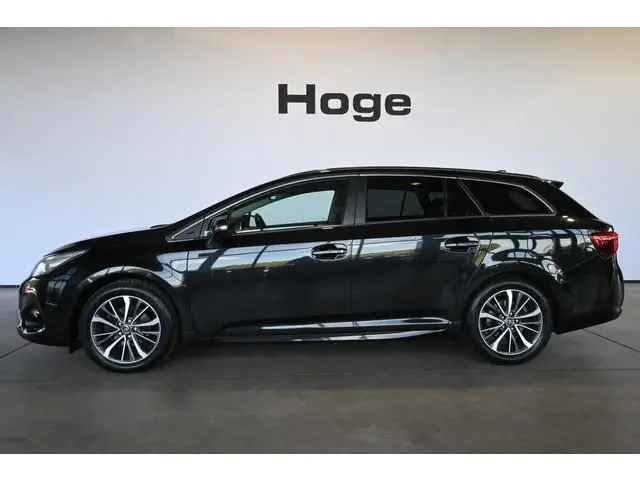 Toyota Avensis Touring Sports 1.8 VVT-i SkyView Limited Clima Navigatie Cruise Panoramadak Lane Assi...