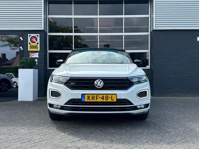 Volkswagen T-Roc 1.5 Sport R-Line, Two-Tone, Automaat, Bluetooth, CarPlay, Camera, Cruise, Trekhaak,...