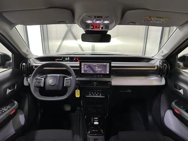 Citroën C3 Aircross 1.2 Hybrid 145pk Plus 7p. | Apple Carplay/Android Auto | Camera |