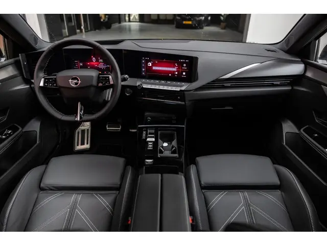 Opel Astra 1.6 Hybrid Ultimate | Pano | Leder | Winter Pakket | CarPlay |