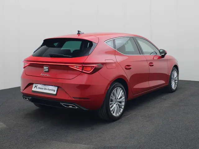 SEAT Leon 1.5eTSI/150PK Excellence DSG · Navigatie · Stoel -& stuurverwarming · Camera + Parkeersens...