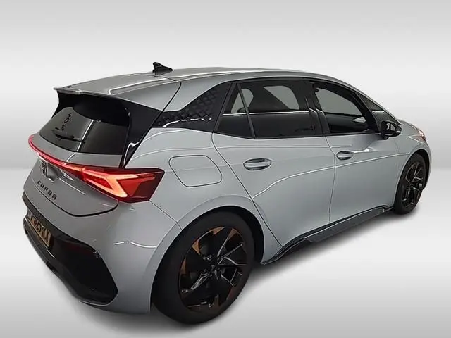 CUPRA Born Adrenaline One 62 kWh 3-Fase 1e-Eig. & Dealer-Onderh. BOVAG-Garantie. NL-Auto.