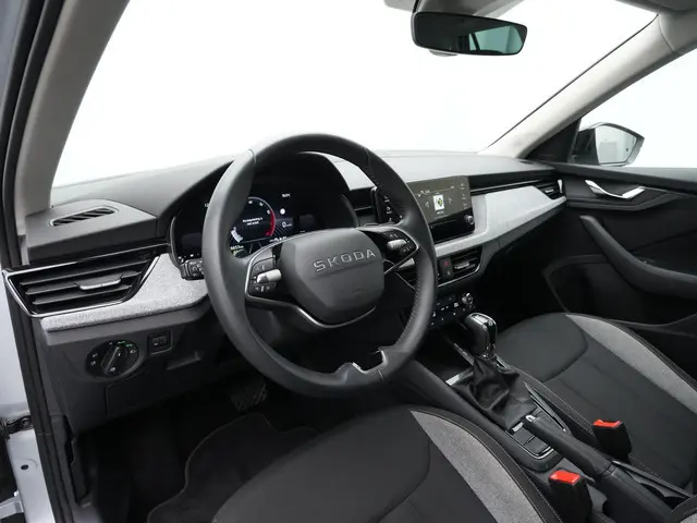 Skoda Kamiq 1.0 TSI 115 pk DSG Selection | Achteruitrijcamera | Stoelverwarming | Carplay | Virtual...