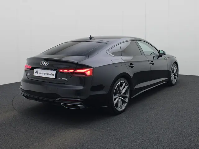 Audi A5 Sportback 40 TFSI/204PK S Line · Leder · Elektrische stoel verstelling · Camera · Apple/Andr...