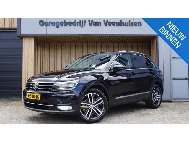 Volkswagen Tiguan 2.0 TSI 180pk DSG 4Motion Highline Executive Pano.Dak HUD Virtual 19inch LM Stoel/...
