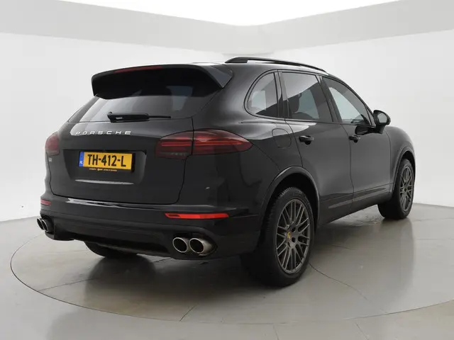 Porsche Cayenne 3.0 S E-HYBRID 416 PK + ADAPTIVE CRUISE | PANORAMA | 360 CAMERA | LUCHTVERING | APPL...