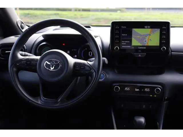 Toyota Yaris 1.5 Hybrid Launch Edition, Head Up Display, Stoelverwarming, stuurverwarming, Apple Car...