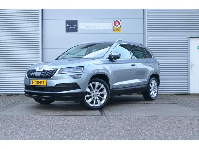 ŠKODA Karoq 1.0 TSI Style Business Panoramadak, Stuur en alle Zetels verwarmbaar