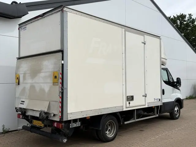 Iveco Daily 35C16 3.0 160PK Bakwagen Laadklep Zijdeur Camera Climate Control Bluetooth Luchtgeveerde...