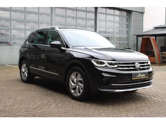 Volkswagen Tiguan 1.4 TSI eHybrid ELEGANCE SOh 99.7% PANO IQ LIGHT VIRTUAL 42000KM!!!