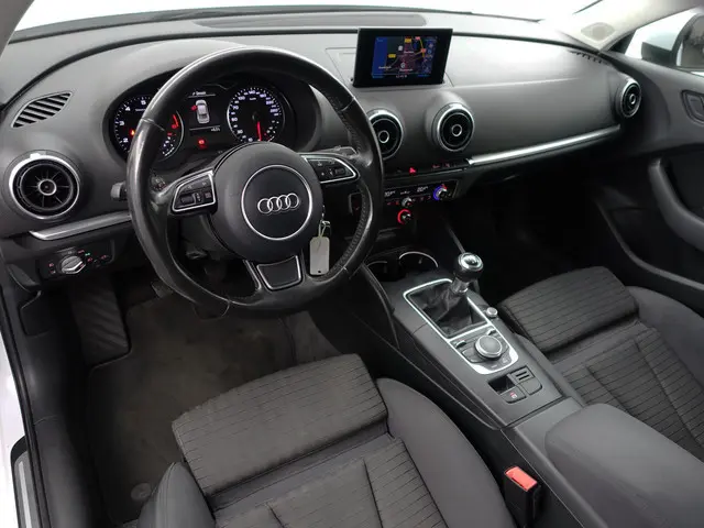 Audi A3 Limousine 1.4 TFSI Pro Line S- Panoramadak, Dynamic Select, Stoelverwarming, Park Assist, Xe...
