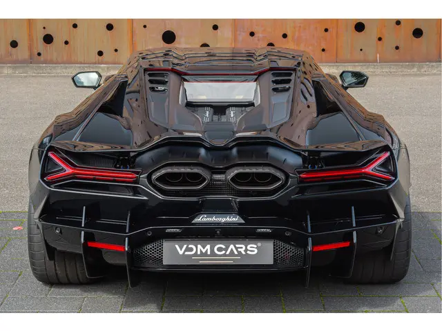 Lamborghini Revuelto