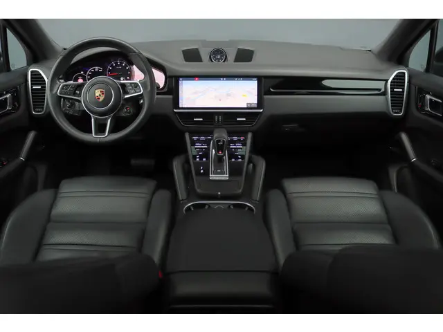 Porsche Cayenne Coupé 3.0 Aut8 | Luchtvering | Panoramadak | BOSE | Trekhaak | Leder | Memory | Stoelverwarming V+A | PDLS | Sport-Chrono-pakket | Soft-Close | Verwarmd Stuurwiel |