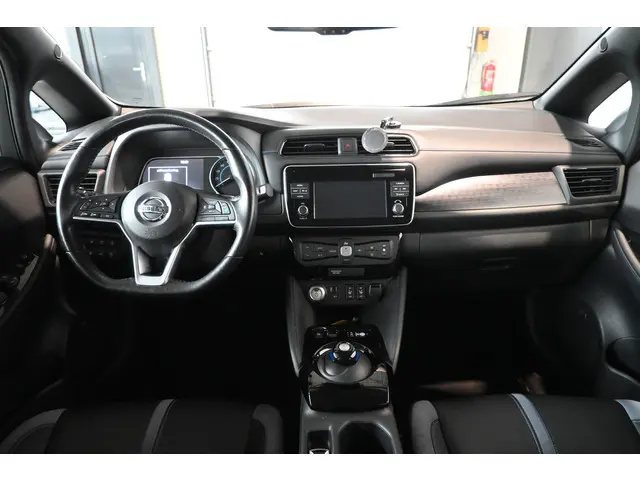 Nissan LEAF Tekna 40 kWh Clima Navigatie Stoelverwarming Goed Onderhouden! Inruil Mogelijk!