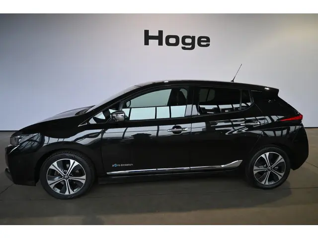 Nissan LEAF Tekna 40 kWh Clima Navigatie Stoelverwarming Goed Onderhouden! Inruil Mogelijk!