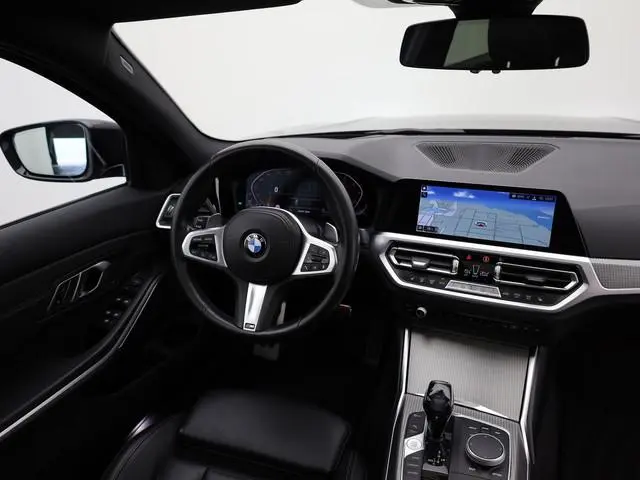 BMW 3-serie Touring 320i High Executive Edition | 20'' | Pano | Head Up | Elk. A-klep | Camera | Pri...