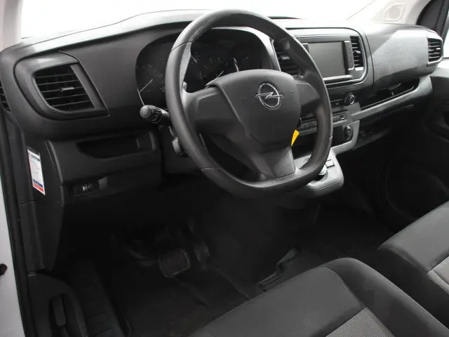 Opel Vivaro 2.0 CDTI Automaat 145 pk L3H1 Dubbele Cabine 6p Edition Navigatie Apple Carplay/Android...