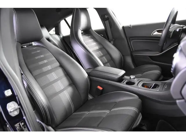 Mercedes-Benz CLA-klasse Shooting Brake 180 AMG *Leer*Navigatie*