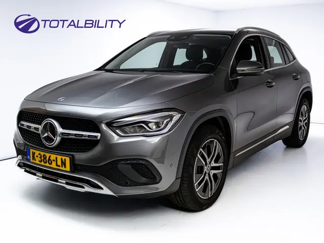 Mercedes-Benz GLA-klasse 200 Business Solution Luxury | Nieuw Model | Led-high performance | Stoelve...