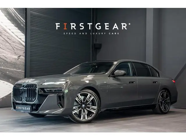 BMW 7-serie 750e xDrive *M-Sport Pro / Panorama Sky Lounge / Bowers & Wilkins / Stoelventilatie & Ma...