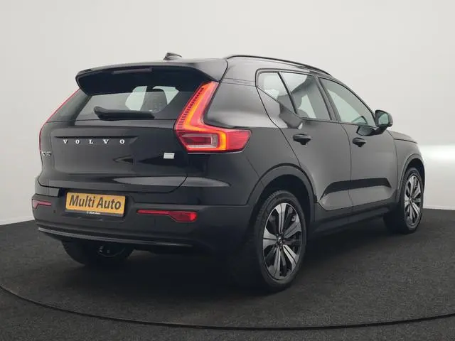 Volvo XC40 Recharge 67 kWh 231pk Dealer O.H. | Trekhaak Af Fabriek | Warmtepomp | Camera | Google As...