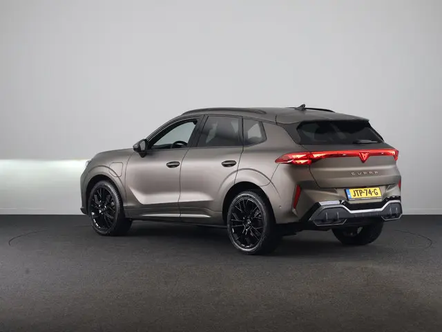 CUPRA Terramar 1.5 TSI e-Hybrid Business 204PK | Trekhaak | Matte Lak | Sennheiser | Elektrisch Vers...