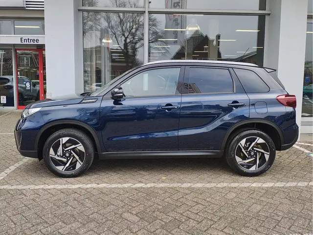 Suzuki Vitara 1.4 BOOSTERJET STYLE HYBRID AUTOM. Beschikbaar! | Tot 10 JAAR GARANTIE! | Inclusief € 1.750,- Voorraad Voordeel