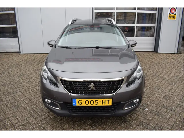 Peugeot 2008 1.2 Signature 110PK | NL-Auto | Navi | Nieuwe Distributieriem