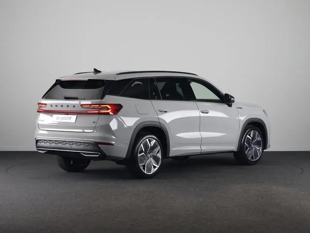 Skoda Kodiaq 1.5 TSI PHEV Sportline Business | Panoramadak | Trekhaak | 360 camera | Adaptief onders...